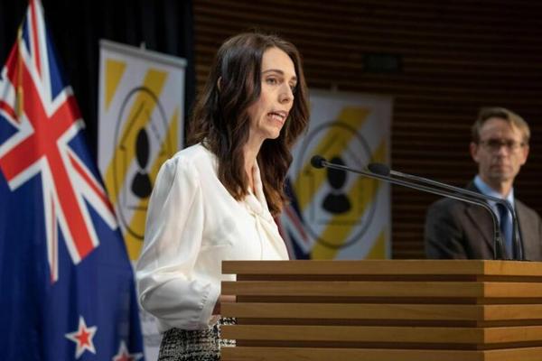 NIJE ZNALA DA JE MIKROFON I DALJE UKLJUČEN: Novozelandska premijerka se sada IZVINJAVALA zbog uvreda političara!
