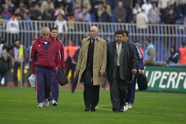 POLICIJA OTELA DELIJAMA ZASTAVE TOKOM TUČE: Dan kad je Muslin zauvek postao heroj Severa - sve ih je pobacao nazad!