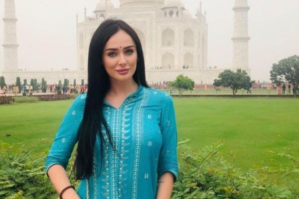 INDIJCI NAS SVE TERORIŠU, LOV NA BELCE, MOLIM VAS, VRATITE NAS U SRBIJU: Srpska manekenka zarobljena u Mumbaju