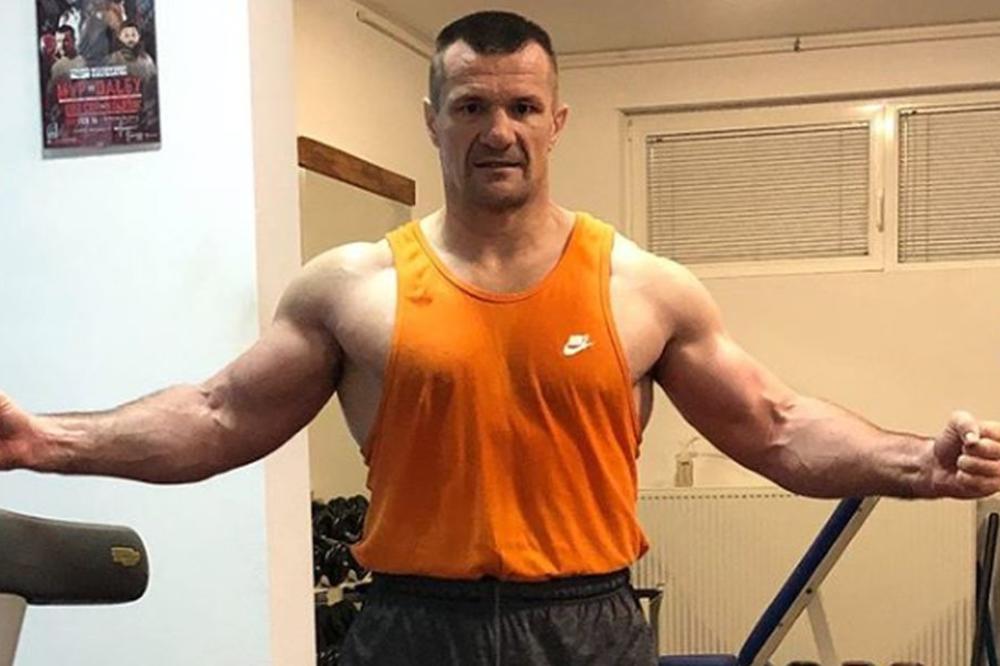 NAJJAČEG ČOVEKA NA BALKANU JE UHVATIO ZA ZADNJICU I TO 3 PUTA: Samo jedna stvar ga je spasila brutalnih batina!