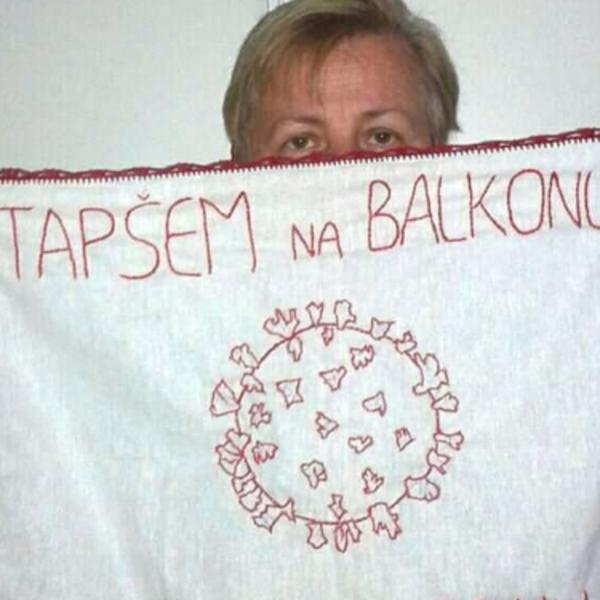 TAPŠEM NA BALKONU DA POBEDIM KORONU! Da li je ova fotografija najveća pobeda dana? (FOTO)