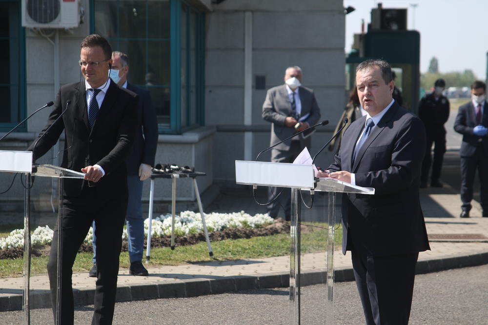 ISTORIJSKI SUSRET: Dačić i Sijarto delimično OTVORILI GRANICU i uputili NAJJAČU MOGUĆU PORUKU! (FOTO)