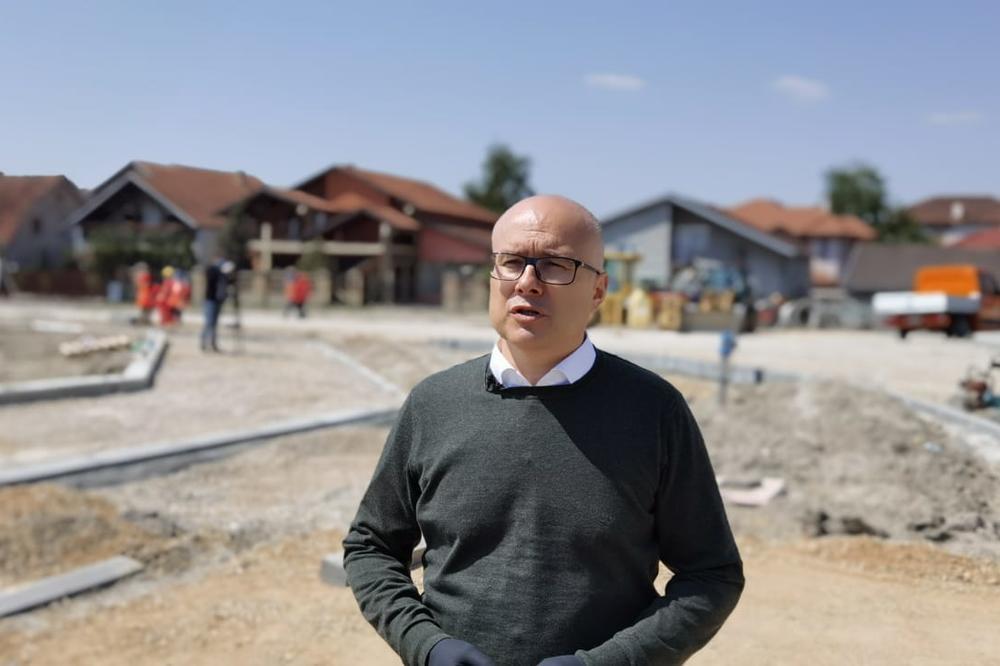 GRADONAČELNIK NOVOG SADA OBIŠAO RADOVE NA PRODUŽETKU BULEVARA JOVANA DUČIĆA!