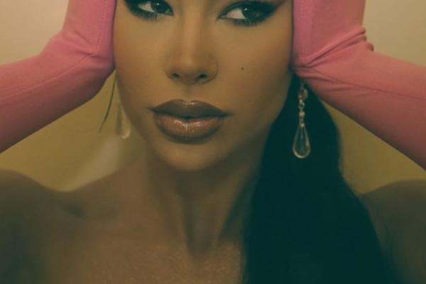 40.000 LAJKOVA ZA SLIKU ELENE KITIĆ, NIKO JOJ NIJE ODOLEO: Miletova ćerka na sebi ima samo rukavice za koronu!