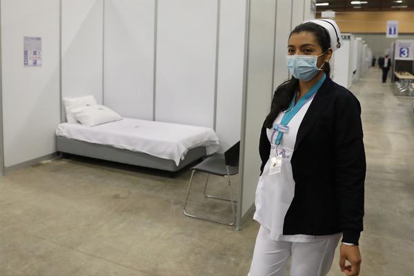 KRUPAN DOKTOR JE MEDICINSKOJ SESTRI DODIRIVAO MEĐUNOŽJE: Kada ga je prijavila desilo joj se nešto još GORE!