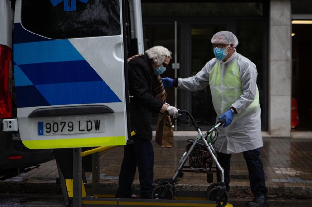 POGLEDAJTE HITNO PRSTE NA NOGAMA, OVO MOŽE DA BUDE PRVI SIMPTOM KORONE: Američki lekari objavili nove podatke