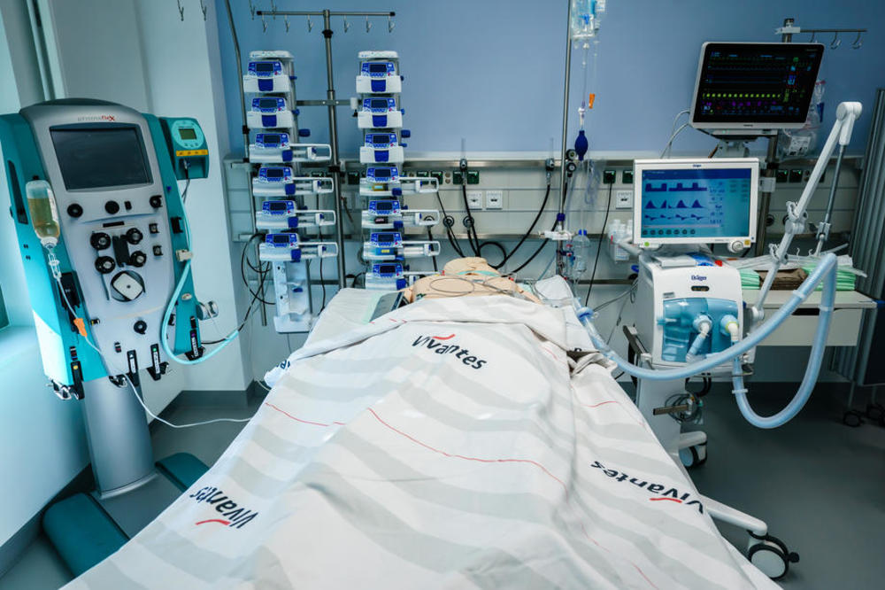 PREMINULE JOŠ 3 OSOBE ZARAŽENE KORONOM, MEĐU NJIMA I LEKAR! U bolnicama u Bugarskoj se zarazio 321 pacijent!