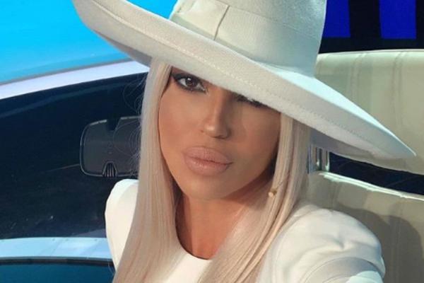 BENG, BENG! Karleuša pucala od se*sipila na nastupu! Svi gledali u zelene gaćice! (FOTO)