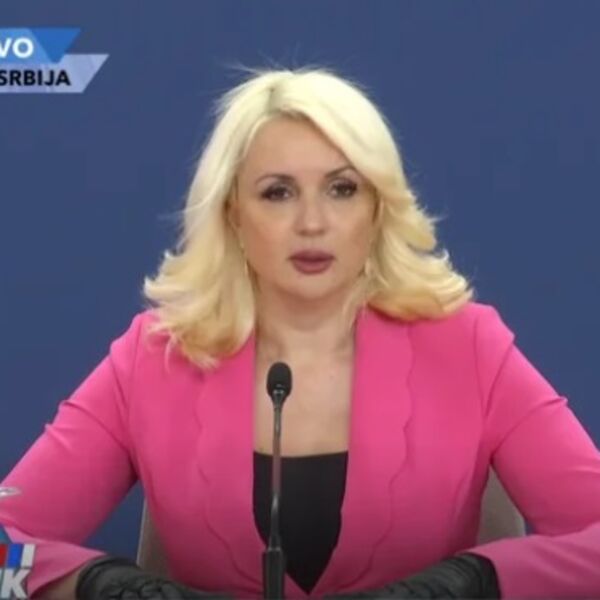 DA LI IMA NEKO KO NE BI IZAŠAO ZA 1. MAJ, DA NEMA MERA? Kada je Darija ovo pitala, svi novinari su zanemeli