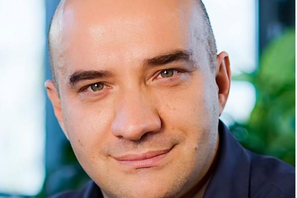 VREME JE DA OTVORIMO ŠAMPANJAC, PORUČUJE OVAJ NAUČNIK: Stiglo je jako bitno otkriće o koroni i dobro je!