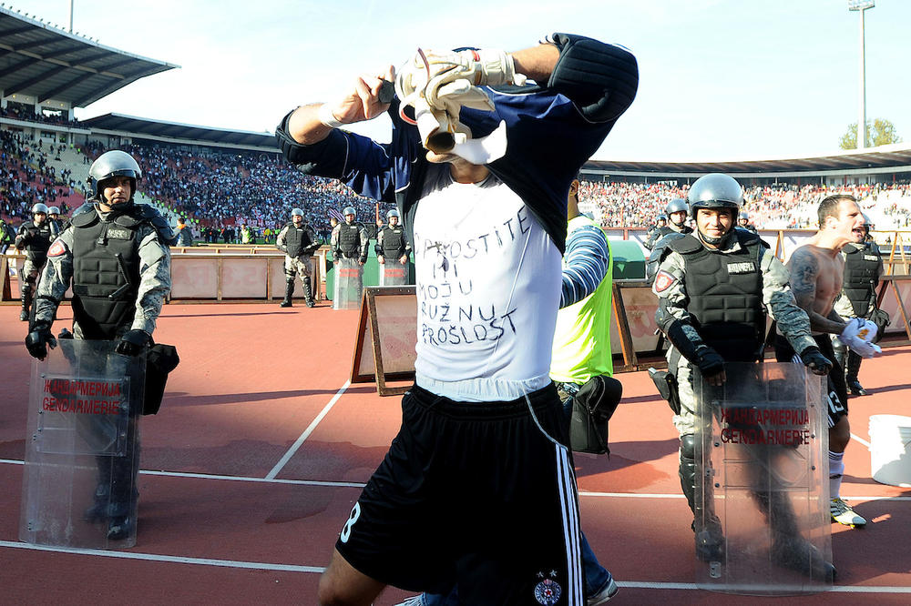 "Oprostite mi moju ružnu prošlost..." Sin Laneta Jovanovića u stilu Vladimira Stojkovića (Foto)