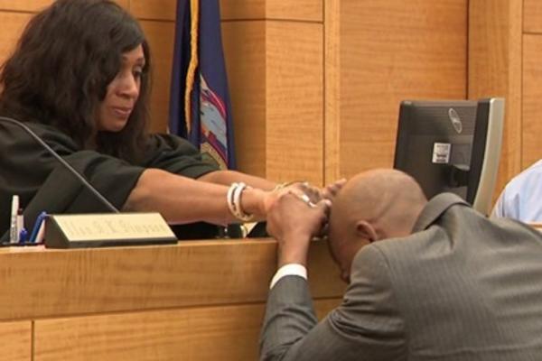 NEVINOG GA UHAPSILI SA 14, PA PUSTILI IZ ZATVORA 17 GODINA KASNIJE: Od njegove reakcije neće vam biti dobro danima!