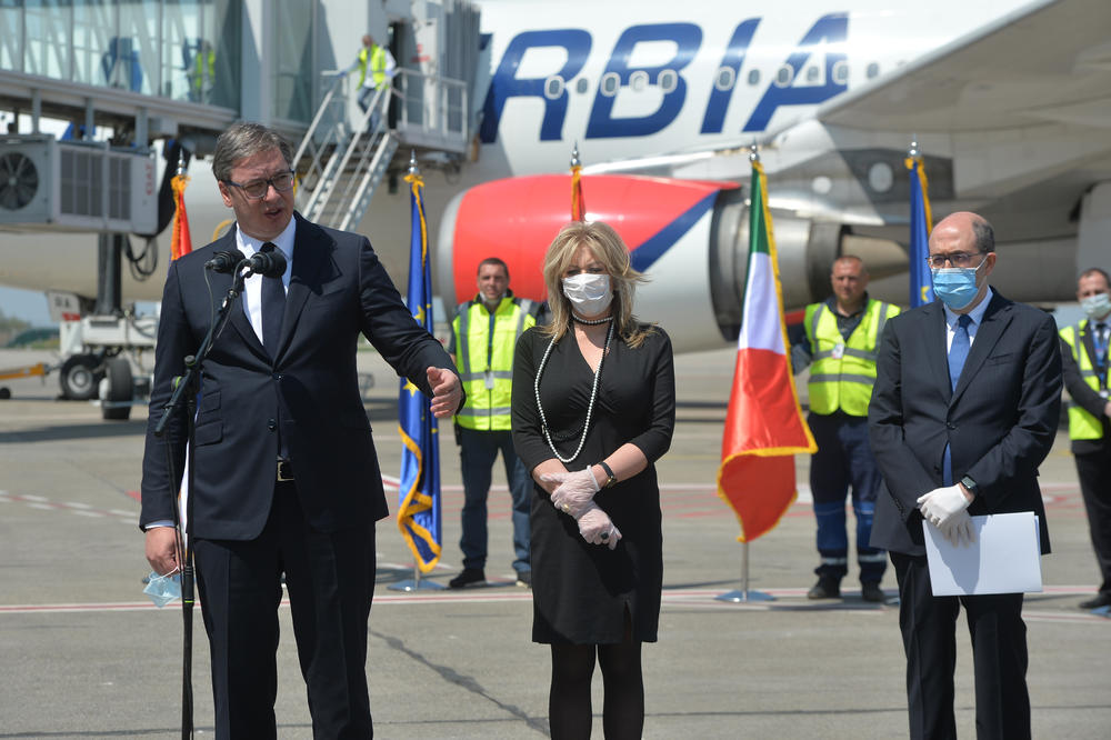 Aleksandar Vučić i Jadranka Joksimović sa italijanskim ambasadorom