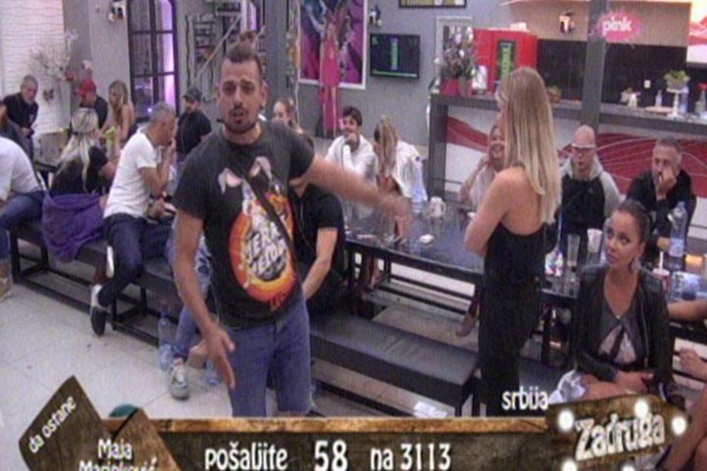 NEVIĐENA ŽENSKA SVAĐA! Šopić: Ti si pi**a najobičnija! Milica: Barem nisam ku**etina!