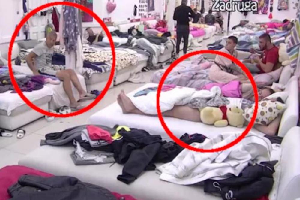 LUNA ZAVUKLA RUKU MARKU U GAĆE DOK GAGI GLEDA! Ovo je zaista strašan prizor! (VIDEO)