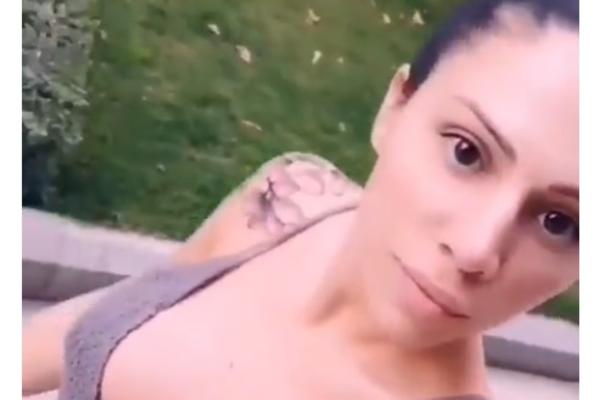 SANDRA AFRIKA POKAZALA NOVU TETOVAŽU! Šokiraćete se kada vidite kolika je, ali svi gledaju u gole grudi!