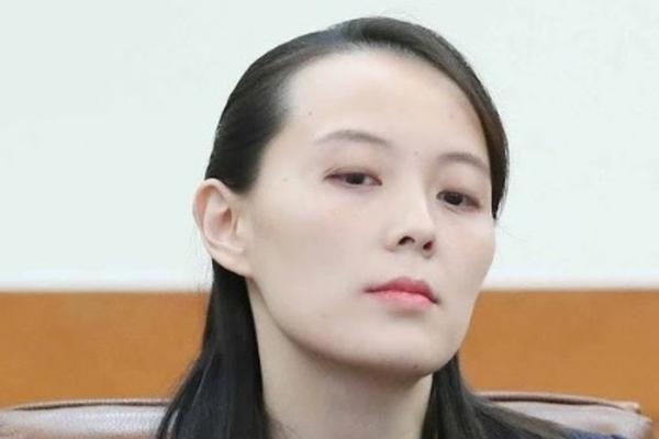 ISKRENO SE NADAMO DA JE KIM DŽONG UN DOBRO, JER POGLEDAJTE SAMO POGLED NJEGOVE SESTRE: Ta bi nam došla glave (FOTO)