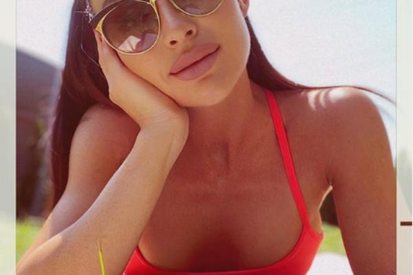 SA 17 JE DOŠLA SAMA U BEOGRAD, ONDA GODINAMA OD MAJKE KRILA SA ČIM SE SVE SUSREĆE: Otkrila da se sa ovim suočila!