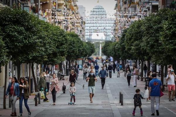 NAROD U ŠPANIJI IZAŠAO NAPOLJE, FUDBALERI POBESNELI: Ovo su čisti idioti! Opet će nas pozatvarati zbog njih!