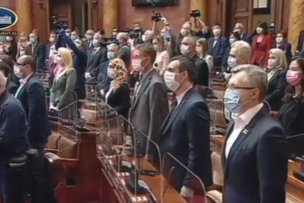 DANAS ZASEDA SKUPŠTINA, NA DNEVNOM REDU VANREDNO STANJE: Ukida se 11 uredbi, ovih 15 uredbi će da važe i dalje!