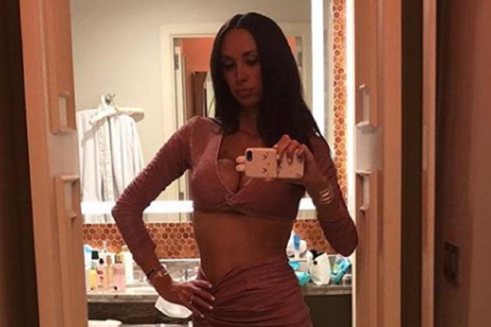 NAJVRELIJA PENZIONERKA POKAZALA SVE: U bikiniju iz kog sve preliva najavila povratak na posao! (FOTO)