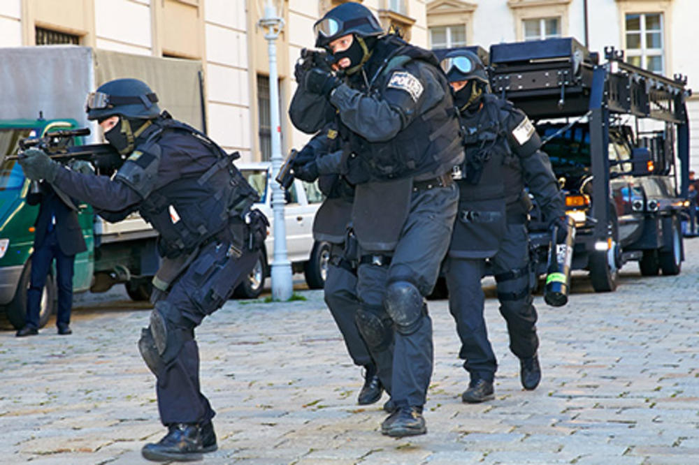 UHAPŠEN SRBIN SA 9 LICA: Niko nije mogao da mu uđe u trag, dok u Beču nije počeo da mulja i to na OVAJ način