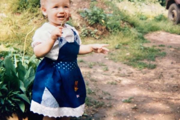 NIKADA NE BISTE POGODILI KO JE OVO! Ona je danas najatraktivnija pevačica na estradi! (FOTO)