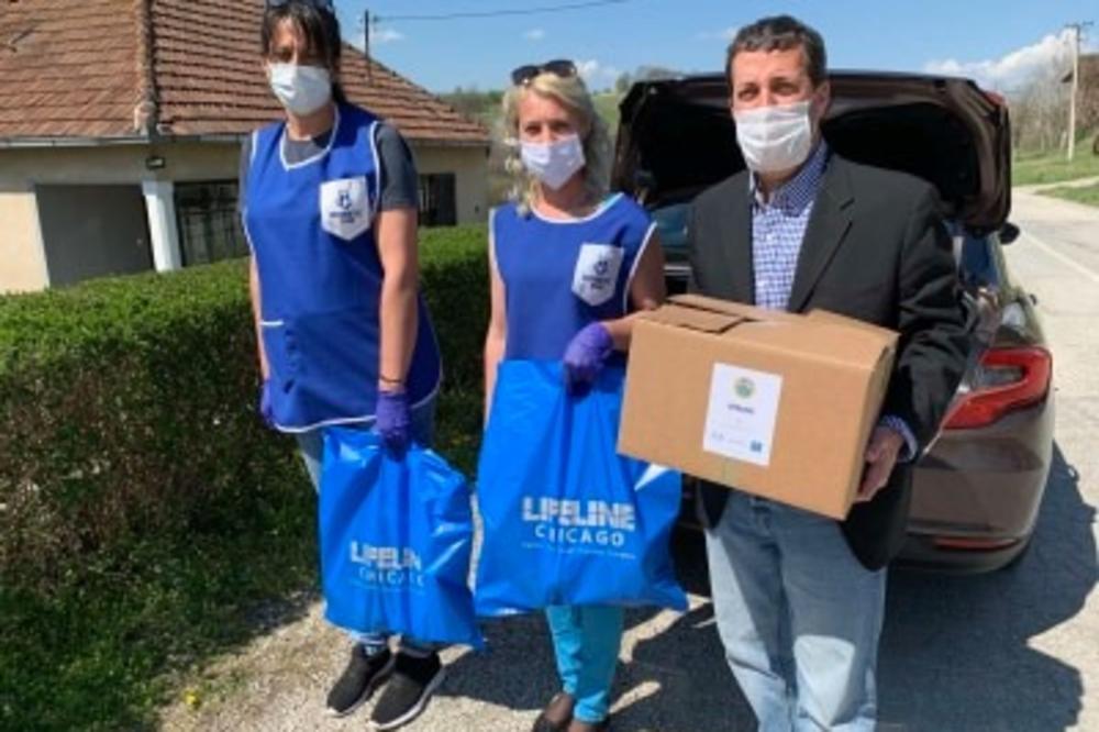 AMERIČKI POTPUKOVNIK I PRINCEZA KATARINA URUČILI POMOĆ UGROŽENIM GRAĐANIMA SRBIJE! (FOTO)