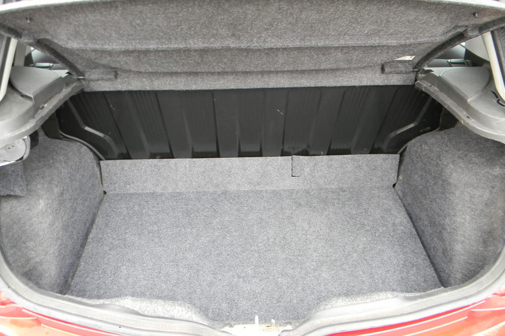 RENT A CAR AGENCIJE U SRBIJI NAPLAĆUJU NAJAM VOZILA ZA 1. MAJ KAO DA POLICIJSKOG ČASA NEMA