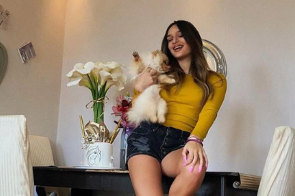 HAOS U SPOLJNOM SVETU, NINA ĐOGANI IMALA NERVNI SLOM: Policija intervenisala, loše i maloj Blankici!