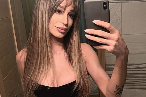 EDITA ARADINOVIĆ ZAPALILA DUBAI: Skinula sve sa sebe, pa pokazala koliko su joj MOĆNE OBLINE! (FOTO)