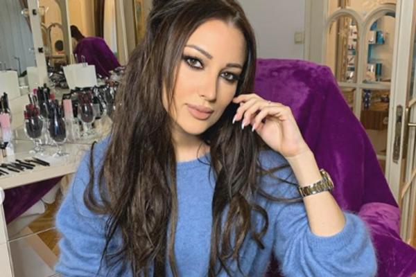 ŽIVULJKA KOJU MNOGI NEMAJU U KUĆI, NEKI JE SE PLAŠE: Prijovićka dobila od devera Viktora NEOBIČAN POKLON! (FOTO)