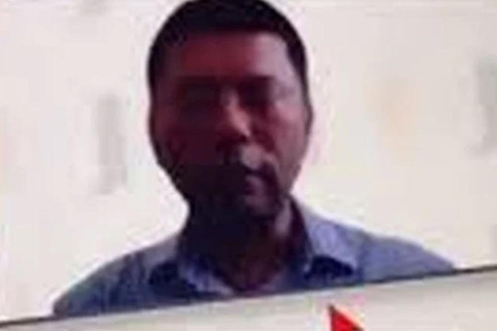 DOK JE DRŽAO PREDAVANJE, ISKOČILO NEŠTO BEZOBRAZNO: Profesor je zbog DETALJA u uglu ekrana dobio OTKAZ (FOTO)