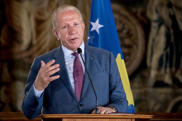 PACOLI PRIZNAO: Amerika nam je poklonila vojsku