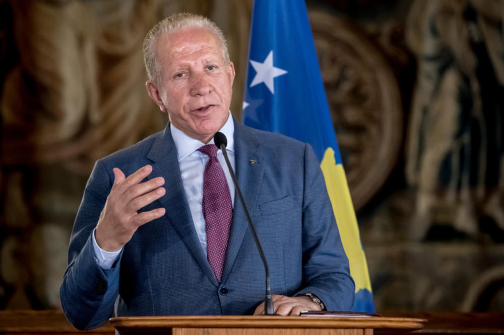 PACOLIJA NA AERODROMU SAČEKALA POLICIJA SPREMNA DA GA ODVEDE! Pokušavao je da se izvuče, ali nema vajde