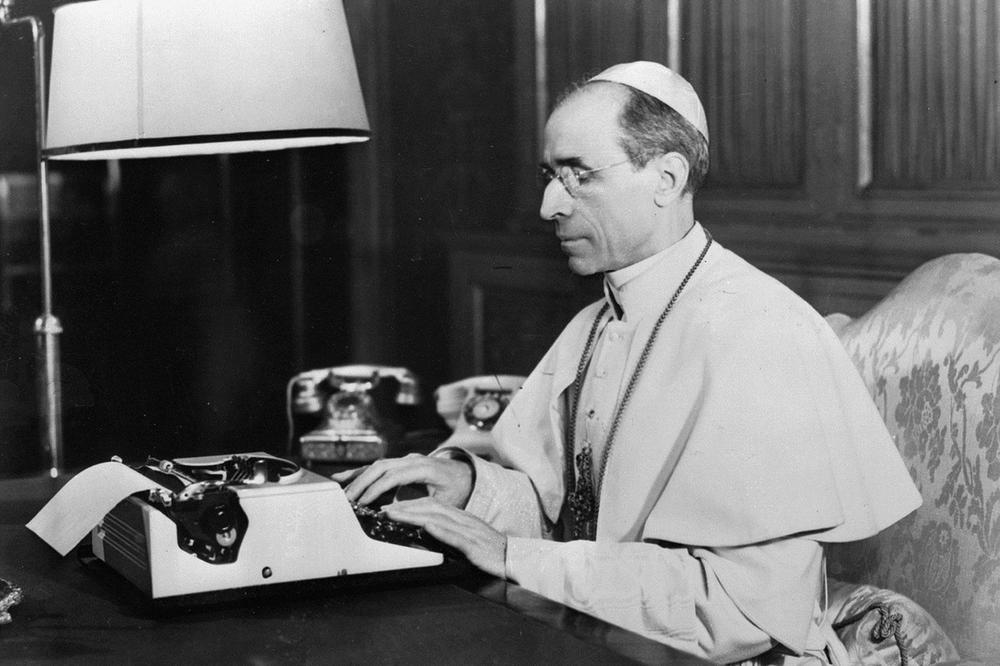 PROCURELI TAJNI DOKUMENTI VATIKANA: Papa Pije XII je iz 4 razloga OBOŽAVAO USTAŠE!