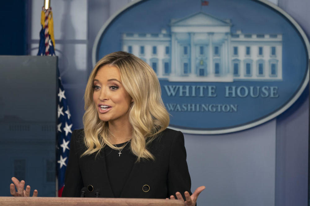 BRUTALNA RIBETINA JE TRAMPOVA DESNA RUKA! Melaniji je ispala vilica kada ju je videla, a ko je prelepa plavuša