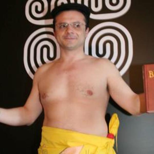 AKO VAS OTKRIJEM DA SE LJUBITE I ONO DRUGO, NADRLJATI STE! Nema sek*a ni u kući do 31. oktobra! Oglasio se De Luka!