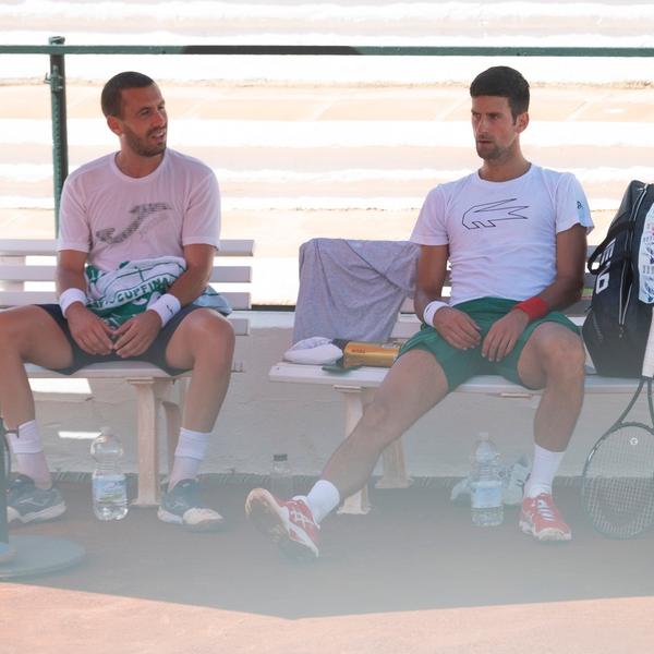 ĐOKOVIĆ NA UDARU ŠPANACA: Optužili ga da je prekršio karantin zbog treninga na terenu! To je zabranjeno do 11. maja