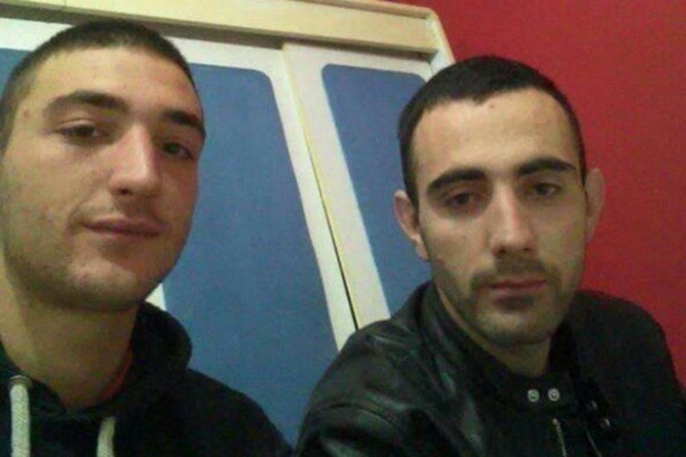 OVO SU BRAĆA NASTRADALA U UDESU KOD UMKE: BMW su morali da seku, zakucao se u stub PUNOM BRZINOM (FOTO)