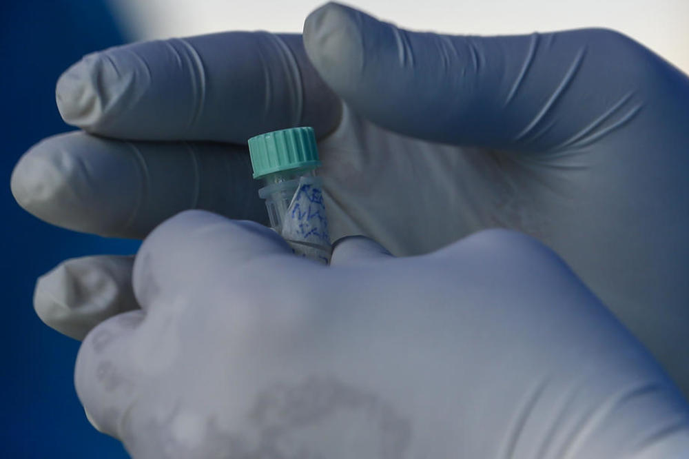 UPOZORENJE VIRUSOLOGA! Evo kako se VIRUS ŠIRI u restoranu i to za jednim stolom! Bilo je dovoljno samo POLA SATA