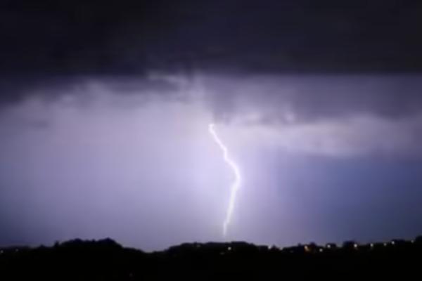 DANAS OBAVEZNO POGLEDAJTE U NEBO! Ako vidite oblake - bolje je da prespavate godinu!