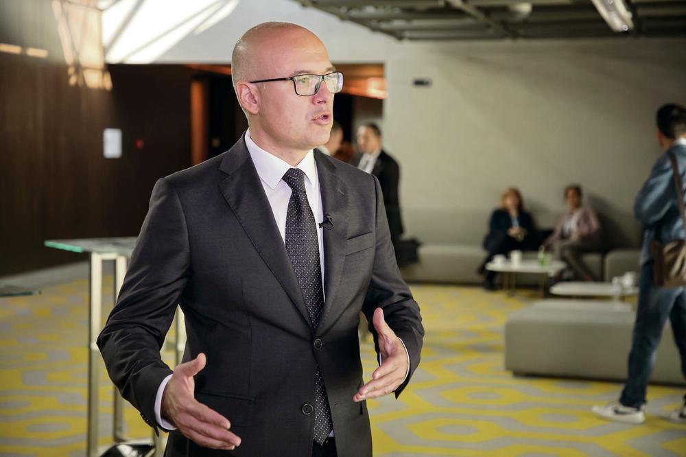 VUČEVIĆ: Mere u gradskom prevozu se poštuju, zdravstvenim radnicima posebne linije još neko vreme