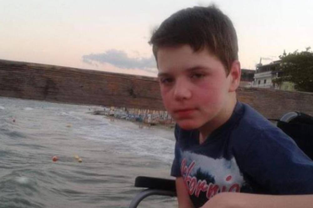 ĆAO, JA SAM NEMANJA, NE MOGU DA HODAM! Ne tražim novac, već MALU USLUGU! Pročitajte ovaj apel ako Boga znate