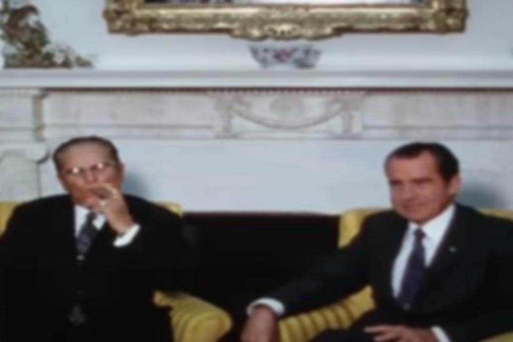 TRENUTAK KOJI JE UŠAO U ISTORIJU: Tito je na ovaj način u Beloj kući pušio tompous (VIDEO)