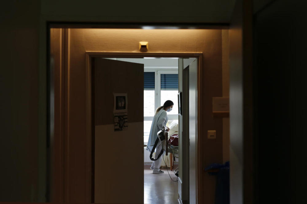 PRESEK STANJA SA KORONOM: Imamo još 235 novoobolelih, UMRLO ŠESTORO