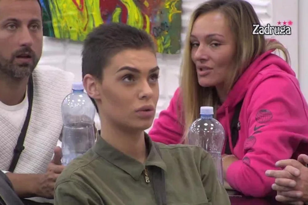 MINA JE FLERTOVALA SA NJIM? Oglasio se pevač koji je sinoć pevao na žurki!