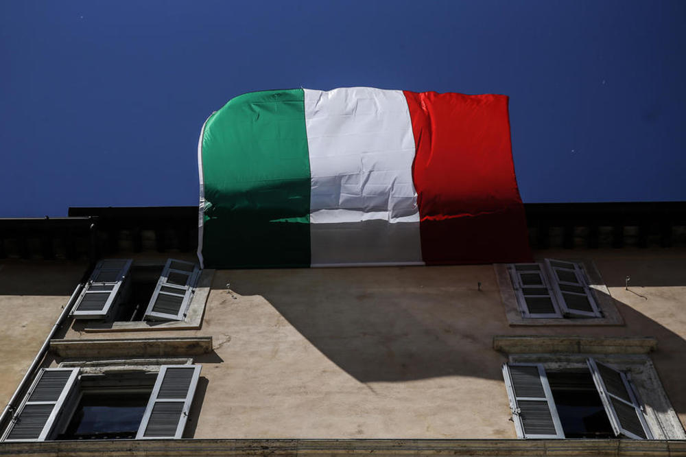 OKOLINU NAPULJA POGODIO NAJJAČI ZEMLJOTRES U PRETHODNIH 40 GODINA: Hiljade ljudi na ulicama