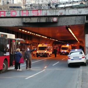 Sudar tri vozila u Terazijskom tunelu! Saobraćajna gužva u smeru ka Novom Beogradu