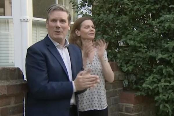 DA LI JE OVO DOSTA APLAUZA ZA SNIMAK? Političar navodno tapšao za lekare, njegovo pitanje kamermanu je SKANDAL!